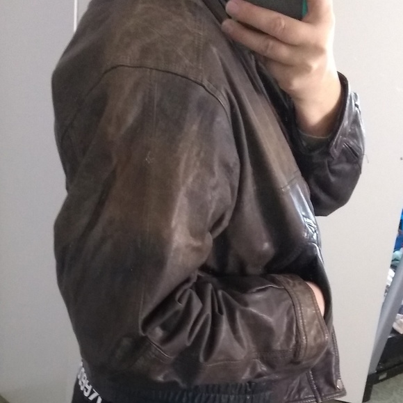🌿VINTAGE LEATHER JACKET🌿 - Picture 3 of 8